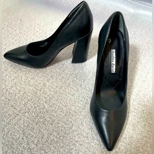 COPY - NWT CHARLES DAVID block heel pumps